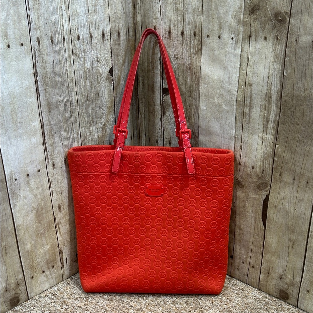 Micheal Kors Coral MK Embossed Quilted neoprene/patent leather Tote Bag